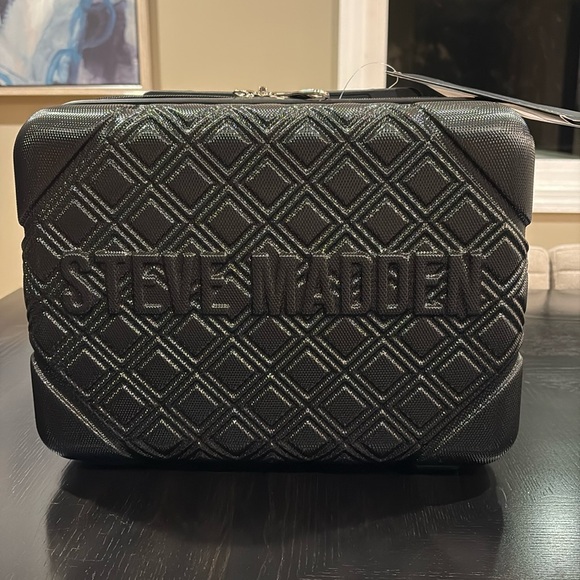 Steve Madden Handbags - NWT Steve Madden Hard Case Vanity Travel Bag